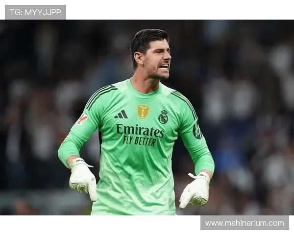 库尔图瓦:2米身高+高空球控制的门线反应完美结合 库尔图瓦:2米身高+高空球控制的门线反应完美结合