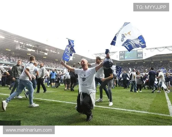 热刺中场攻防节奏失控,越攻越乱问题逐步反映在比赛走势中 热刺中场攻防节奏失控,越攻越乱问题逐步反映在比赛走势中